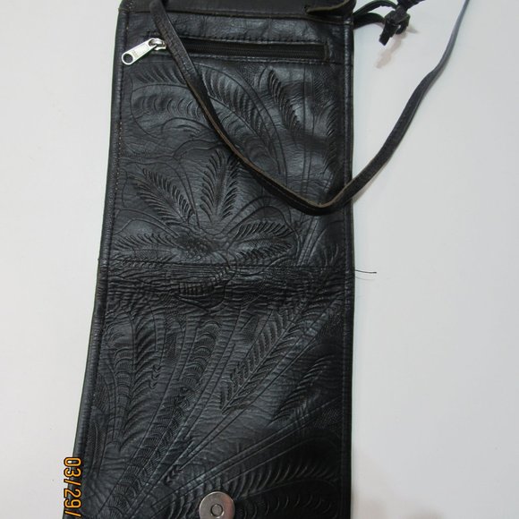 J.L. SALDIVAR Tooled Leather Black Trifold Crossbody Boho Western Purse - Picture 6 of 8
